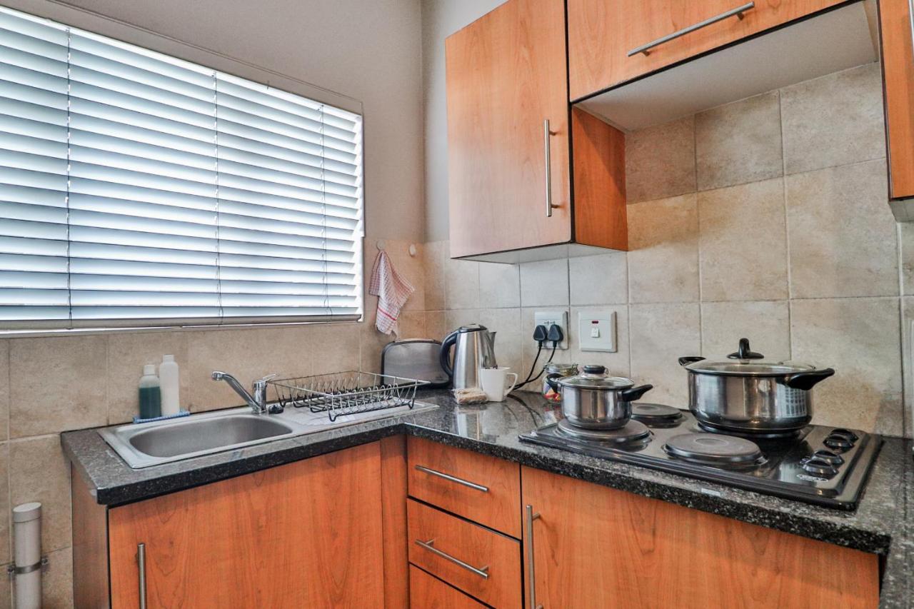Rudman Townhouses - Or Tambo Airport ボックスバーグ エクステリア 写真