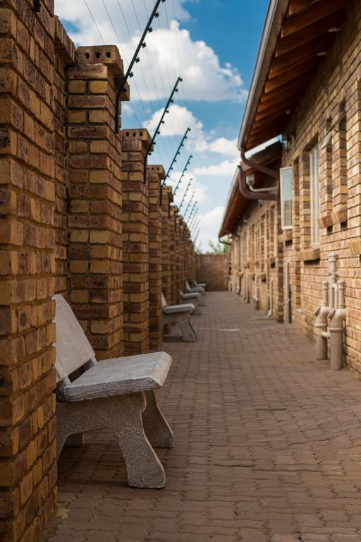 Rudman Townhouses - Or Tambo Airport ボックスバーグ エクステリア 写真