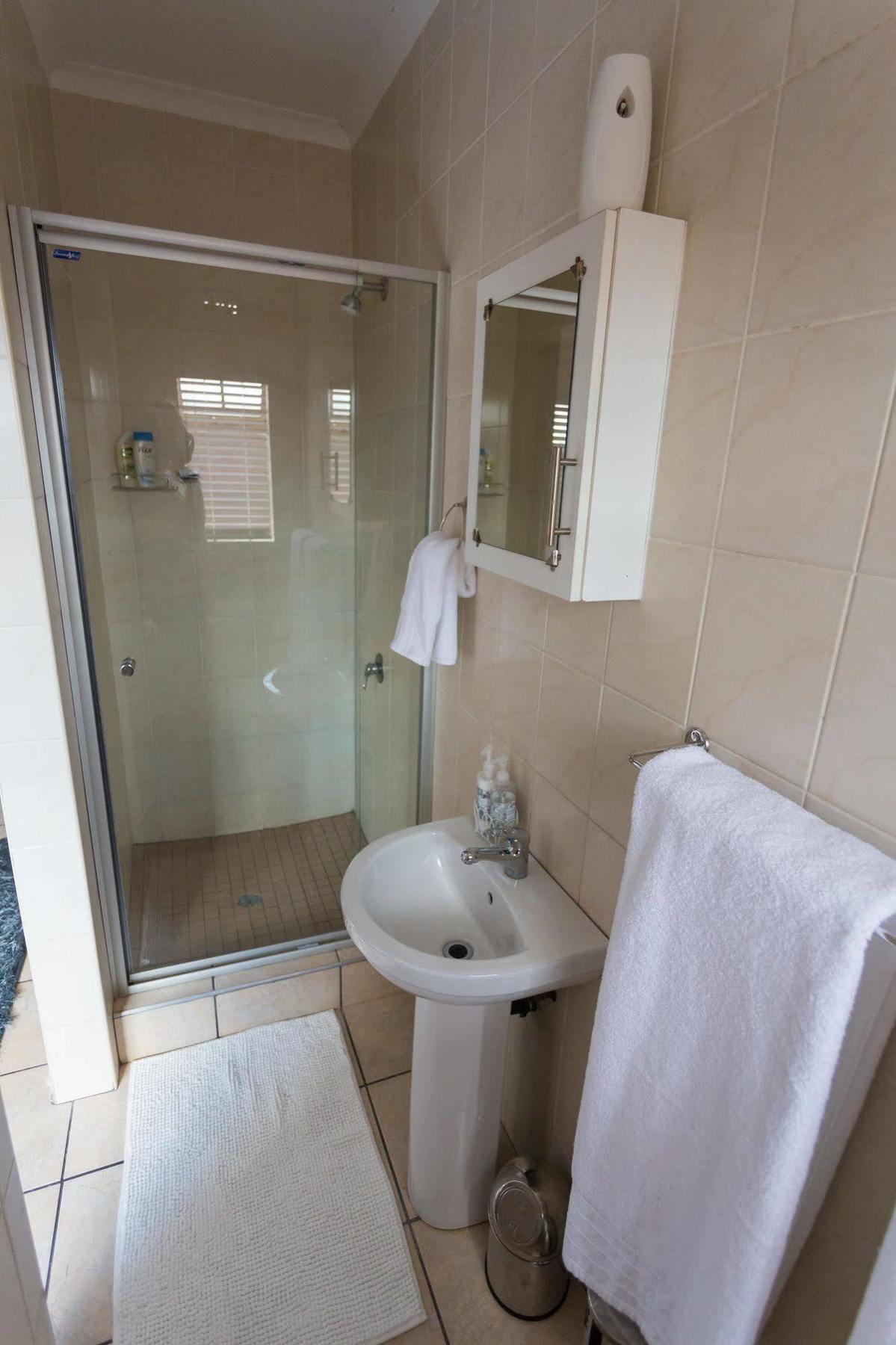Rudman Townhouses - Or Tambo Airport ボックスバーグ エクステリア 写真